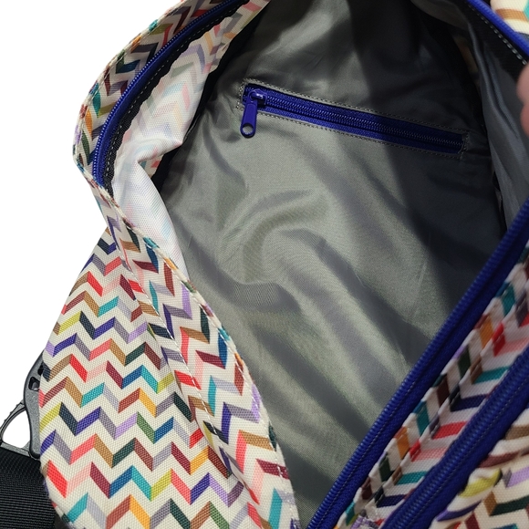Kavu Rope Bag Taffy Chevron Sling Backpack - Picture 4 of 5